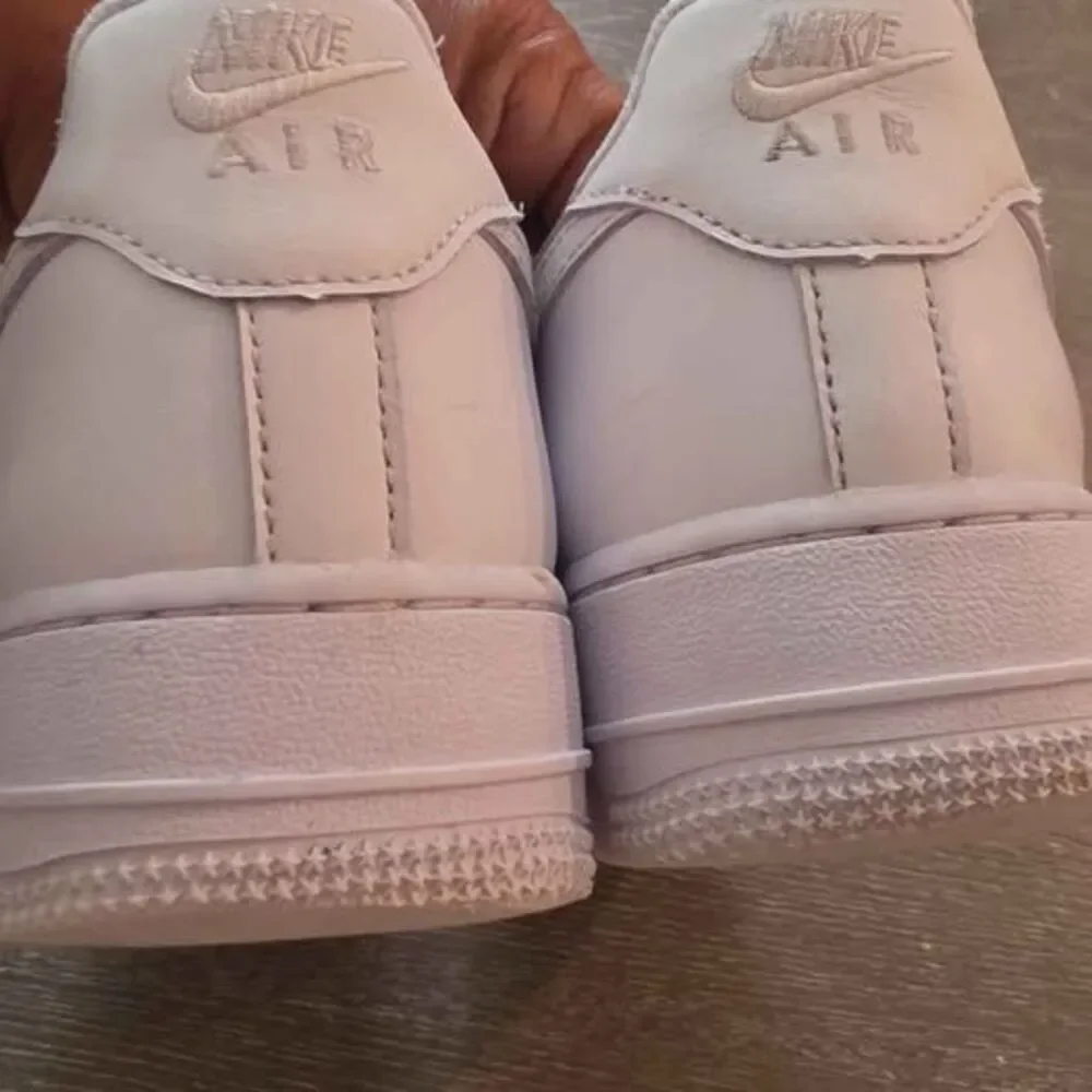 Nike classic iconic